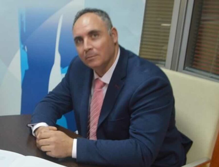 Fernando Villena recibe el reconocimiento de sus compañeros del Colegio de Ingenieros Técnicos Agricolas