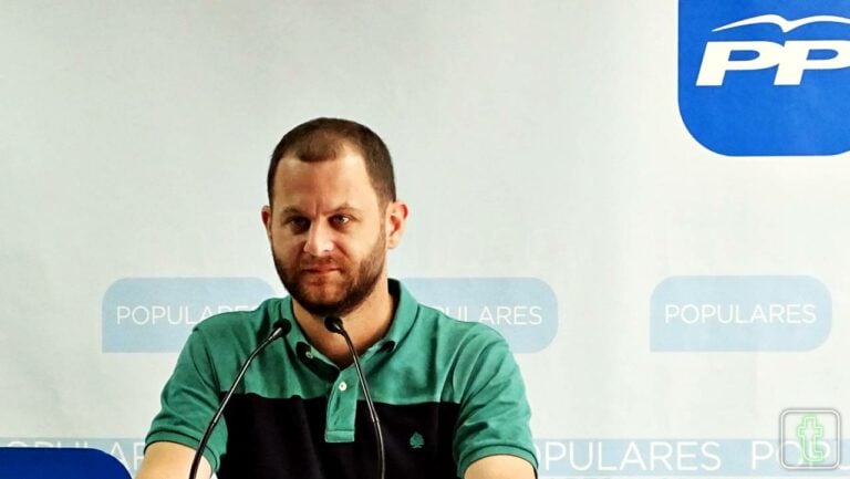 Denuncian el exceso de suciedad en las calles de Tomelloso