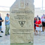 Un monolito en honor a tres tomelloseros deportados a los campos nazis