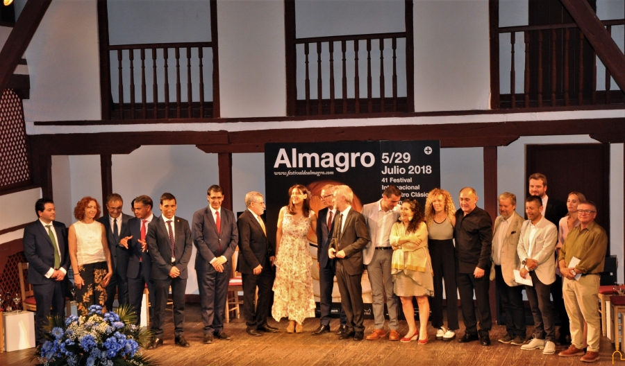 Carlos Hipólito recibe el Premio Corral de Comedias en Almagro