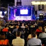 La Plaza de España se llena para viajar alrededor del mundo con el musical "El viaje de tu vida"