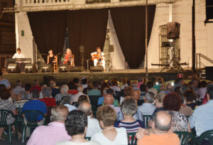 El flamenco fue protagonista el fin de semana en las primeras actuaciones pre feria de la Plaza de España