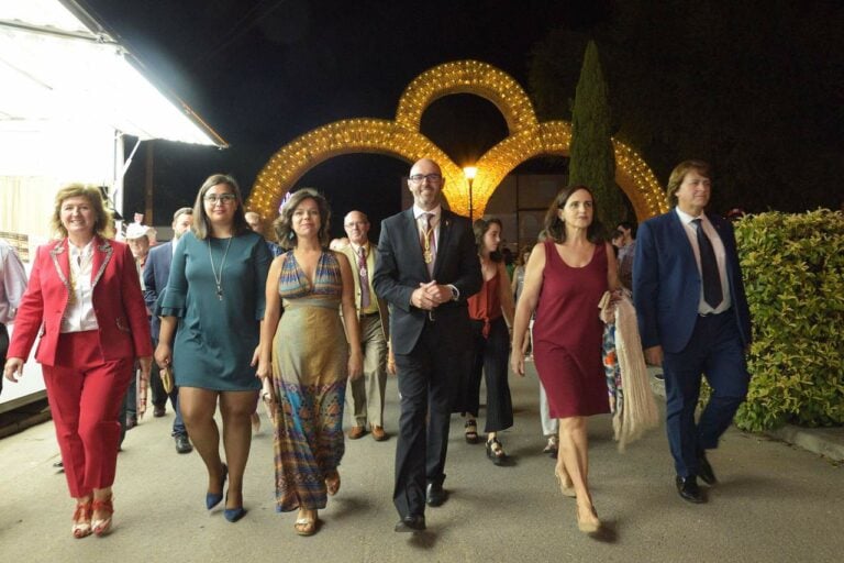 Las pregoneras mayor y joven dan el pistoletazo de salida a la Feria y Fiestas 2018