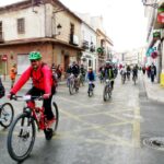 Cerca de 100 cicloturistas pedalean por la AECC este domingo en Tomelloso