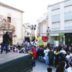 Unos 300 alumnos de Tomelloso iluminan la Plaza de España en favor de los más necesitados