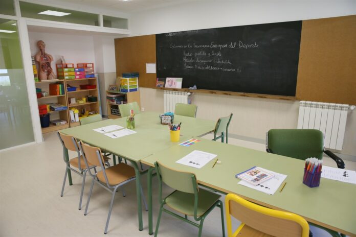 Denuncian que las Escuelas Infantiles de Ciudad Real, entre ellas la de  Tomelloso, llevan 3 años sin recibir ropa de trabajo