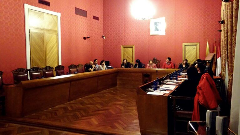El Partido Popular abandona el Pleno ante las descalificaciones de Álvaro Rubio