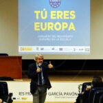 Alumnos del IES Eladio Cabañero y García Pavón se forman sobre la importancia de Europa en nuestro día a día