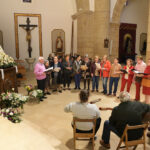 Mayos a la Cruz y a la Virgen para conmemorar el inicio del mes de las flores en Argamasilla de Alba
