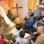 Mayos a la Cruz y a la Virgen para conmemorar el inicio del mes de las flores en Argamasilla de Alba