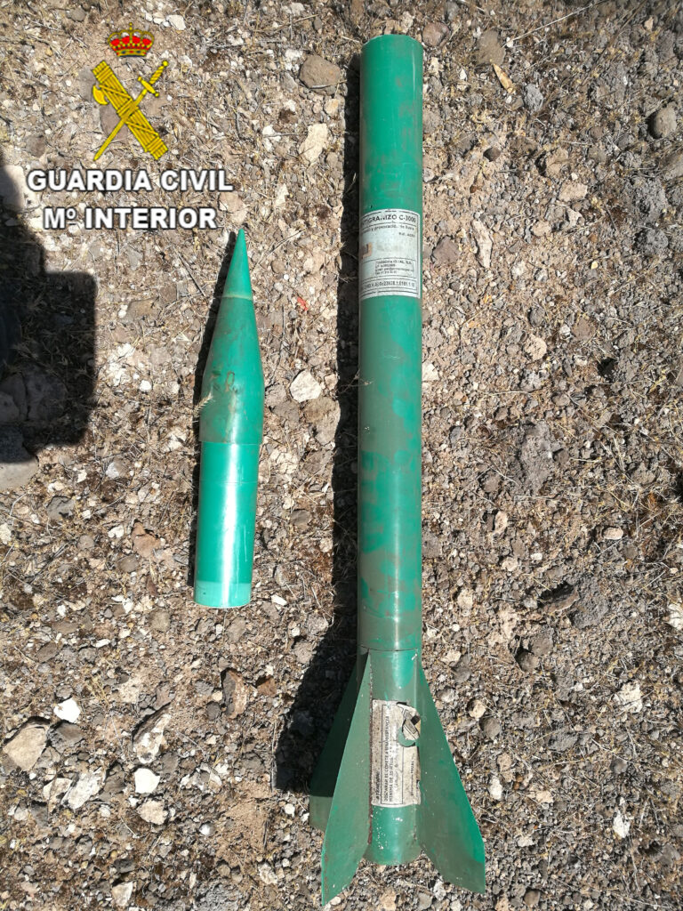 La Guardia Civil destruye dos cohetes antigranizo en Membrilla