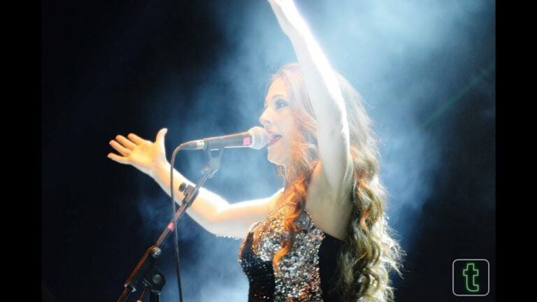 Más de 6.000 personas disfrutaron del concierto de Cristina Correas y Rosario Flores en Tomelloso