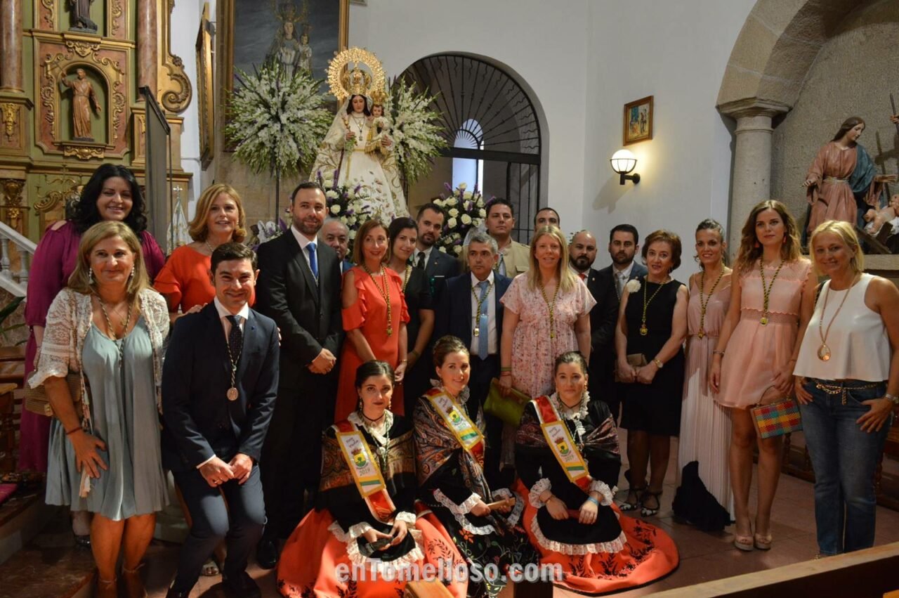 La parroquia de La Asunción se vuelve a quedar pequeña en la Función en honor a la Virgen de las Viñas