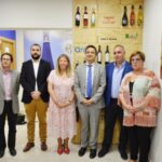 Arroyo valora el cumplimiento de "la triada de la calidad" de Vinícola de Tomelloso: calidad, embotellado y DO