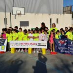 Una marea amarilla de alumnos del CEIP José María del Moral corren "1 Km por la salud y el deporte"