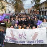 Vecinos de Argamasilla de Alba se unen a la concentración contra la violencia de género