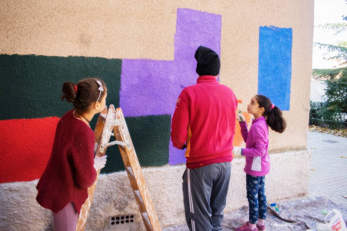 El Barrio San Juan se llena de color con un nuevo mural - enTomelloso.com