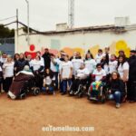 Personas con y sin discapacidad se unen para crear el nuevo mural inclusivo de AFAS Tomelloso