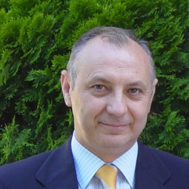 Nuestro querido Ramón, el maestro, el amigo, el que dio sus mejores ideas y años por Tomelloso y por los demás, hoy descansa en paz