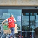El Hospital de Tomelloso 'devuelve la solidaridad' a los vecinos con una recogida de alimentos