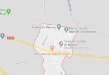 Un tren de 47 pasajeros colisiona con un tractor en su paso por Rielves y deja herido a su conductor