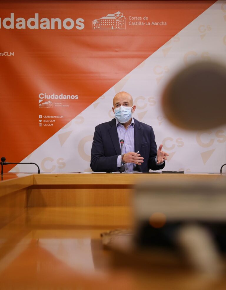 Cs C-LM achaca las informaciones sobre presuntas contrataciones irregulares de Casañ a que intentan «manchar su imagen»