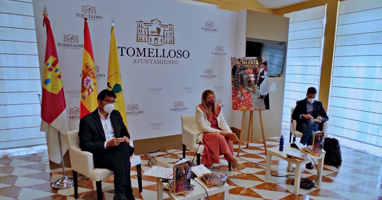 Tomelloso celebra el Día del Libro con la presentación de un estudio de Alejandro de Haro sobre la Romería