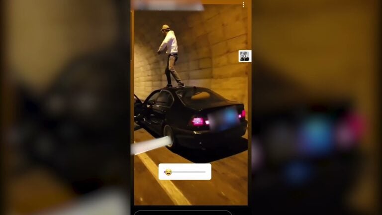 El vídeo del «loco» al volante en Hellín: se subió al vehículo para ponerse a bailar en el techo
