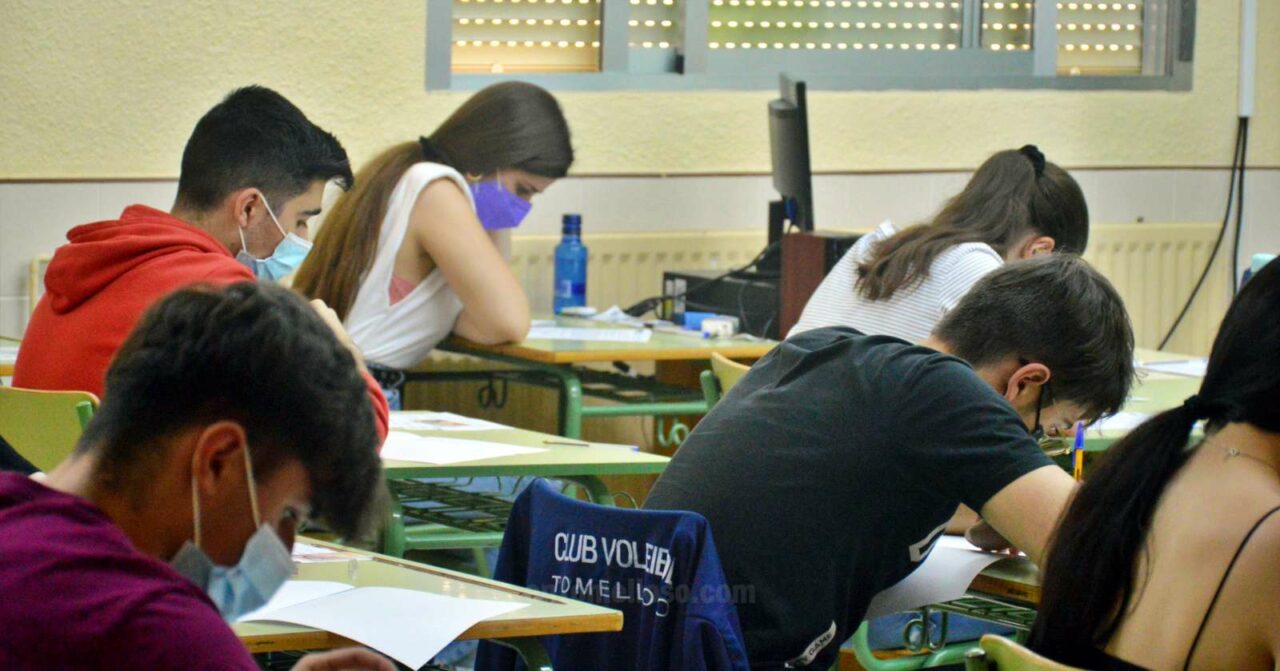 Casi 225 alumnos se enfrentan a la EvAU en el IES Eladio Cabañero de Tomelloso