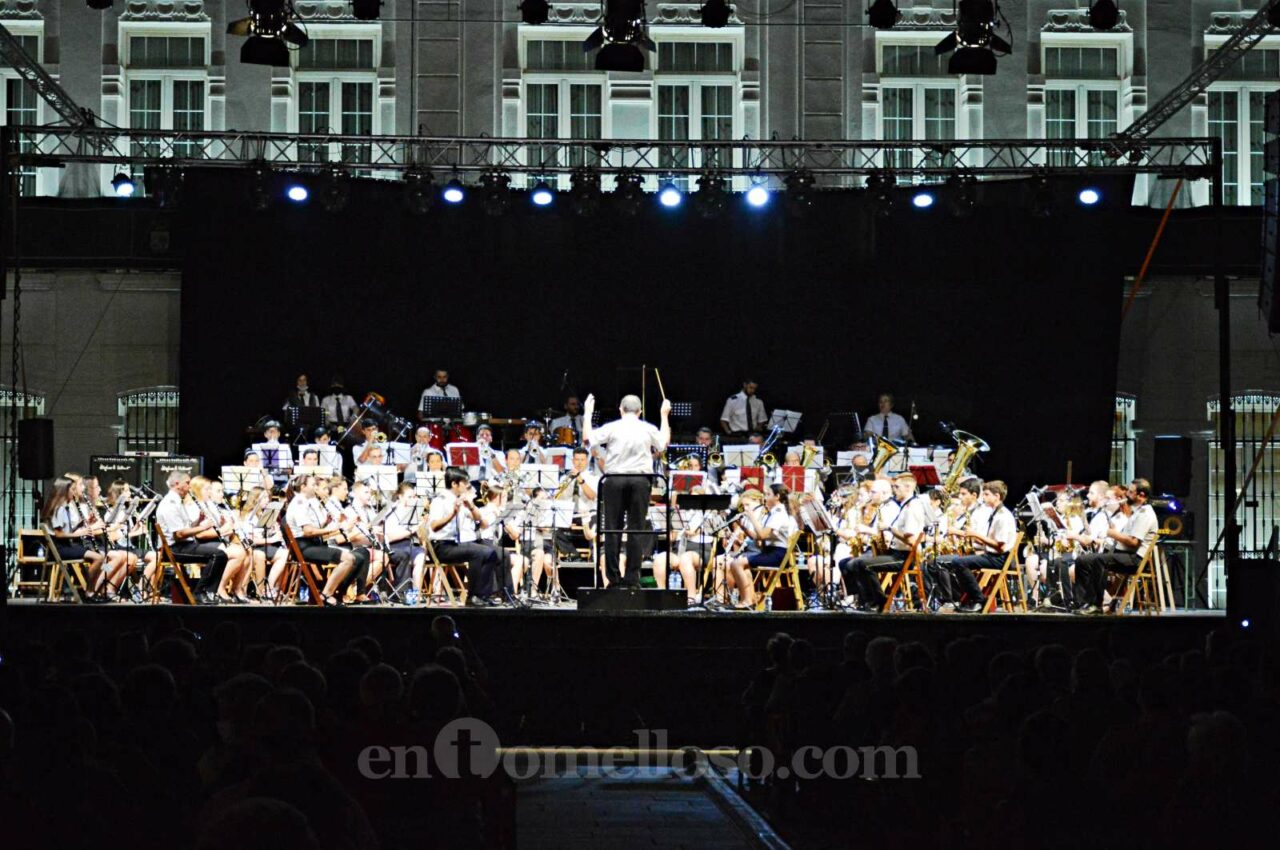 Santa Cecilia despide a Luis Osuna en un emotivo concierto de Feria