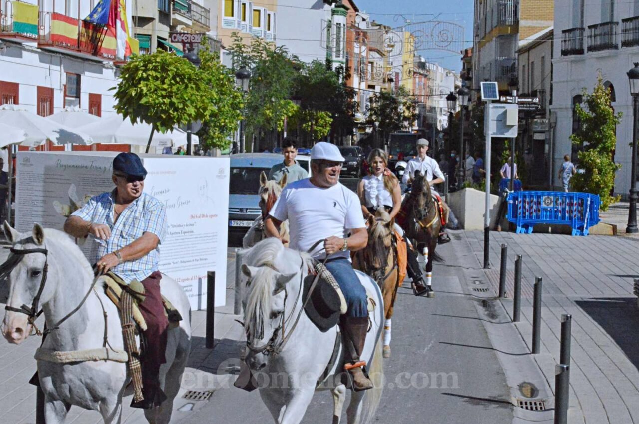 Las mulas y reatas salen a la calle en la Feria de Tomelloso