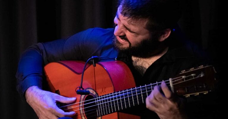 José Almarcha, un tomellosero que te redescubre el flamenco con sus canciones y melodías