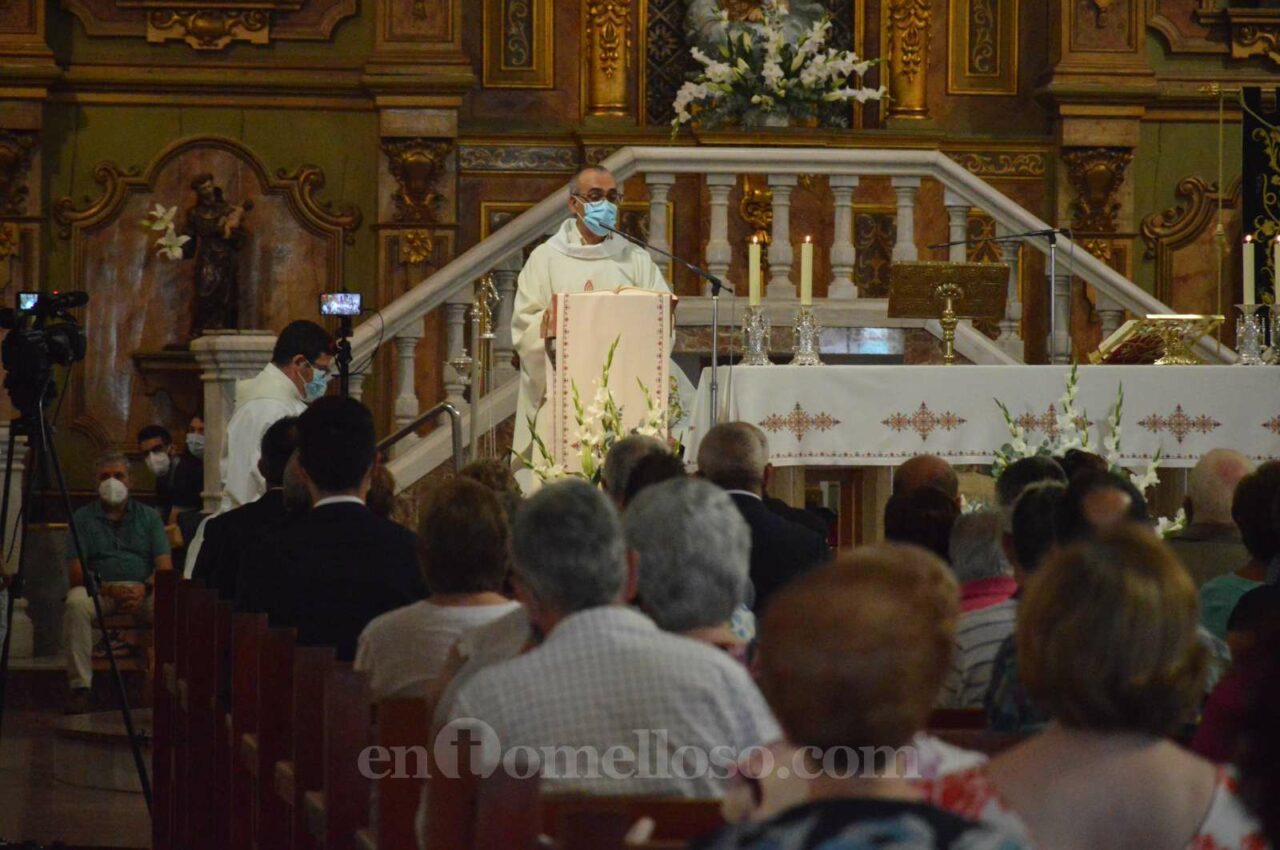La parroquia de La Asunción se llena para celebrar la función religiosa en honor a la Virgen de las Viñas