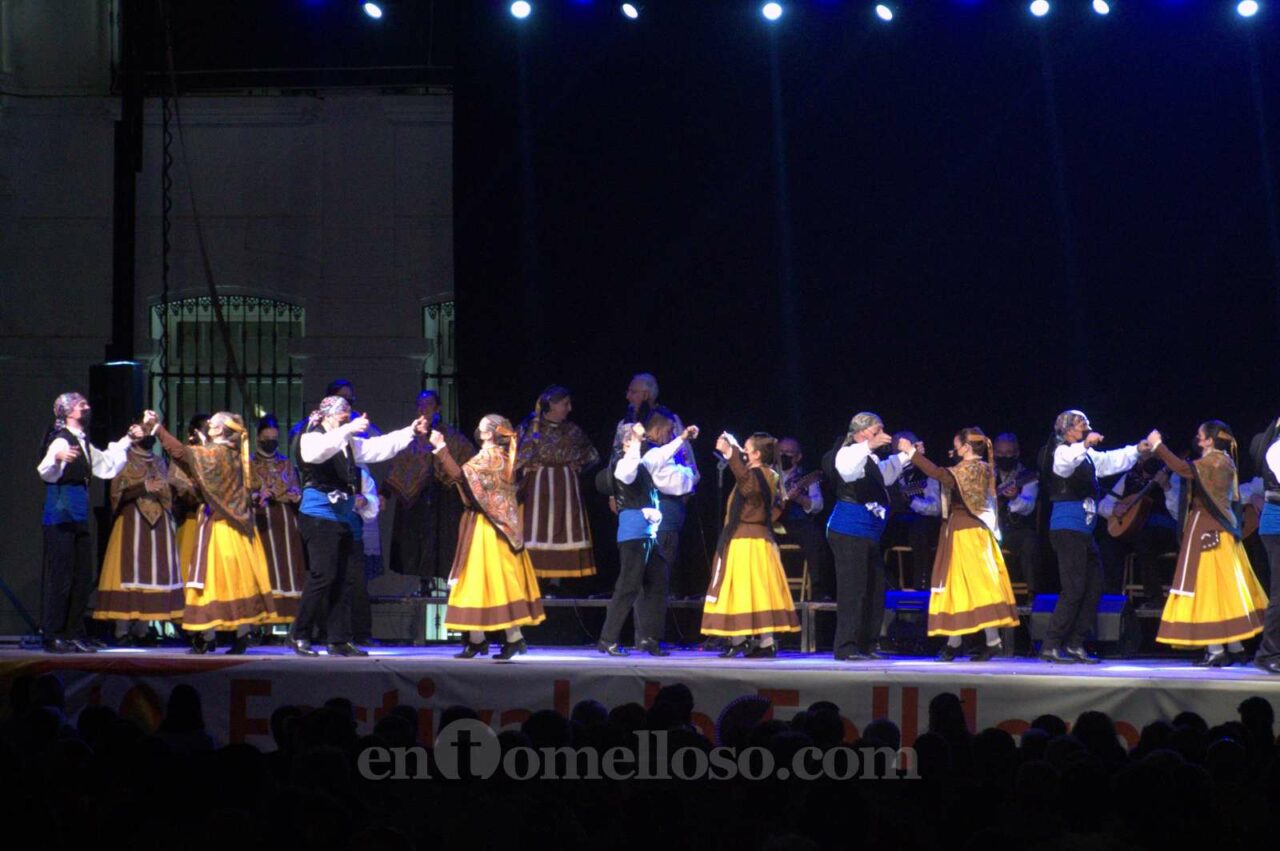 El XL Festival de Folklore "anuncia" la inminente llegada de la Feria de Tomelloso