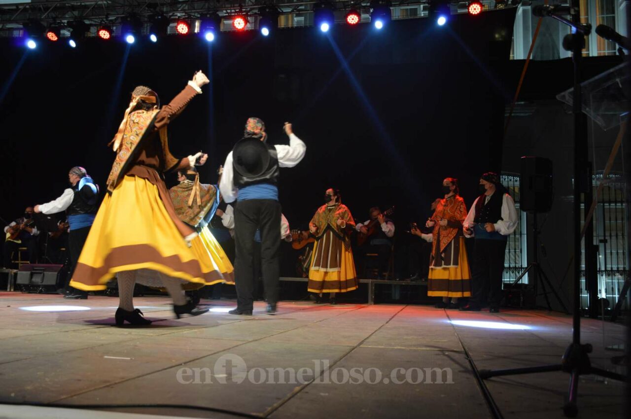 El XL Festival de Folklore "anuncia" la inminente llegada de la Feria de Tomelloso