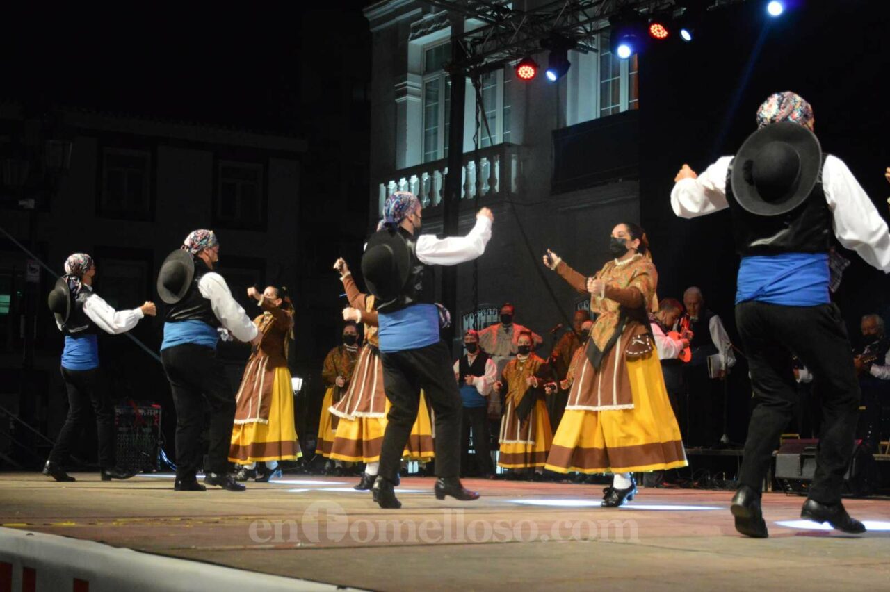 El XL Festival de Folklore "anuncia" la inminente llegada de la Feria de Tomelloso