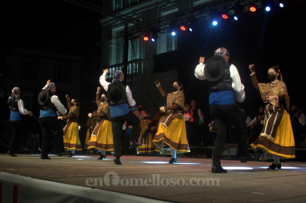 El XL Festival de Folklore "anuncia" la inminente llegada de la Feria de Tomelloso