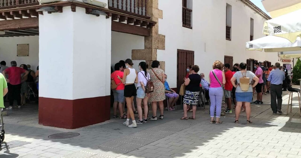 Con grandes colas: así comienza la "Feria más segura de Castilla-La Mancha", según Inmaculada Jiménez