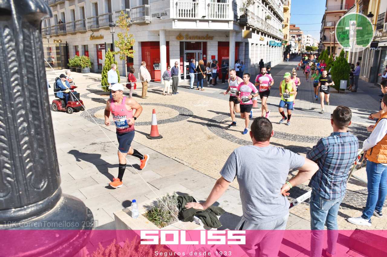 [FOTOS] 10K CorrenTomelloso 2021: paso por plaza de España