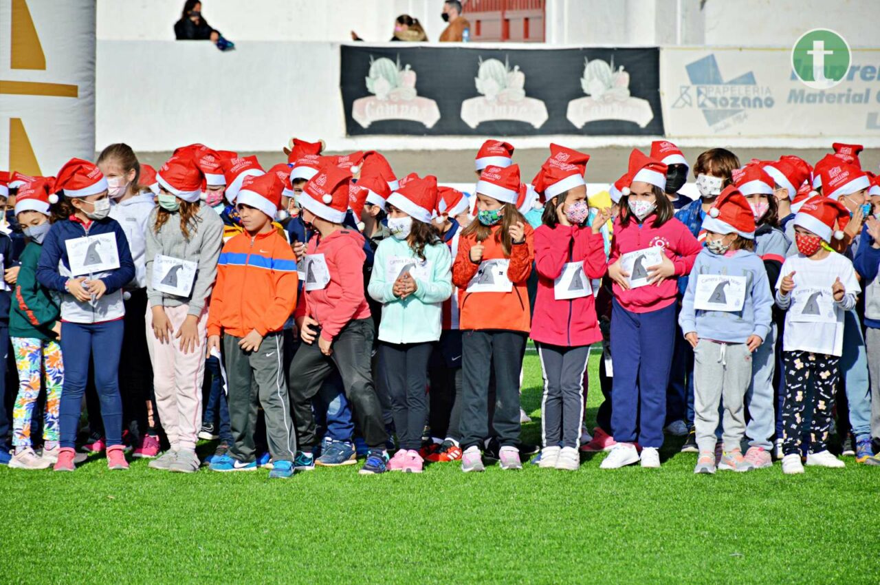 1.200 escolares de Tomelloso en la Carrera de Papá Noel para recaudar fondos para La Palma