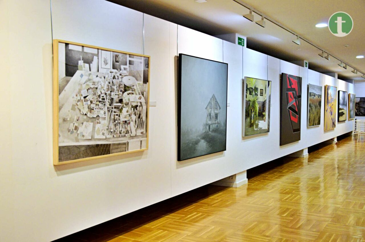 Más de 60 obras en la exposición del XX Certamen Cultural Virgen de las Viñas en Tomelloso