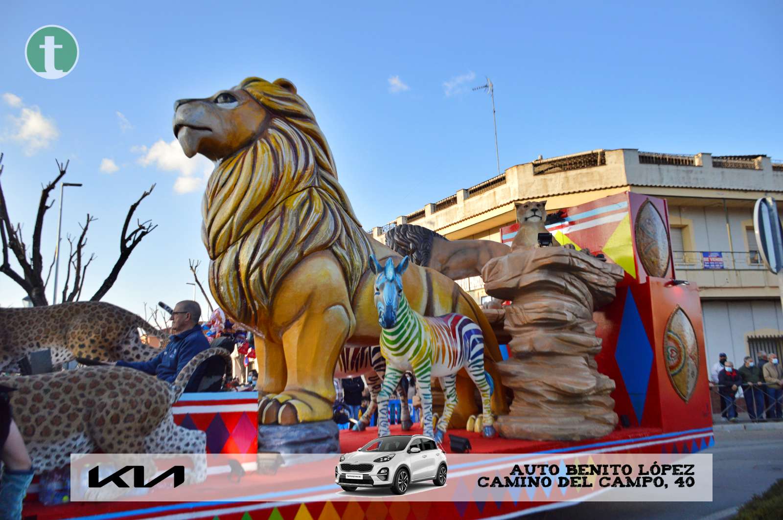 Las peñas locales deslumbran en el Carnaval de Tomelloso