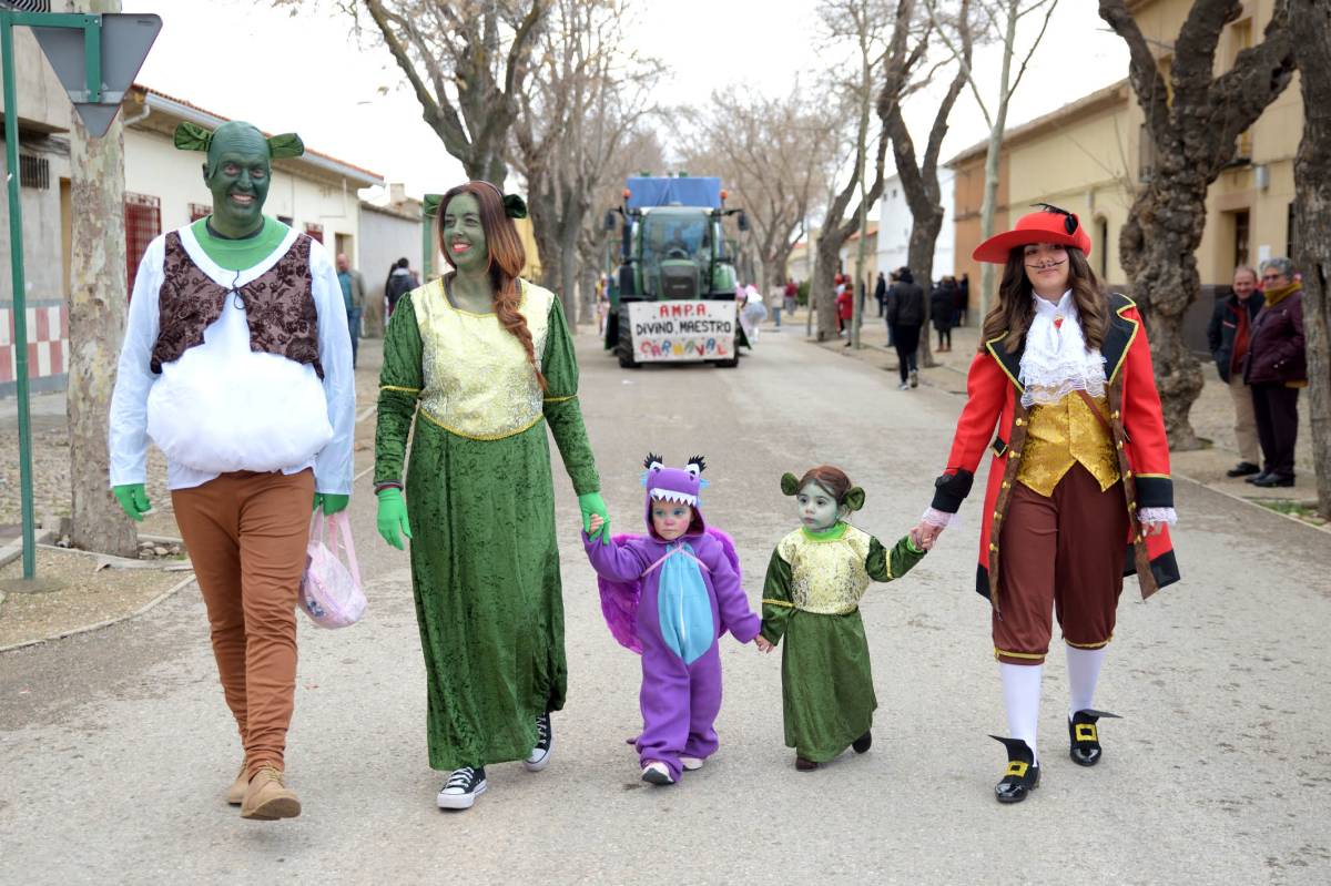 Las AMPA de Argamasilla de Alba salen a la calle en el Desfile de Comparsas Infantiles
