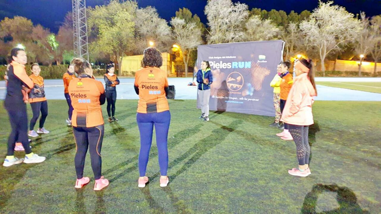 Las chicas de 'Pieles Run' visibilizan el "entreno femenino" para conmemorar el Día Internacional de la Mujer