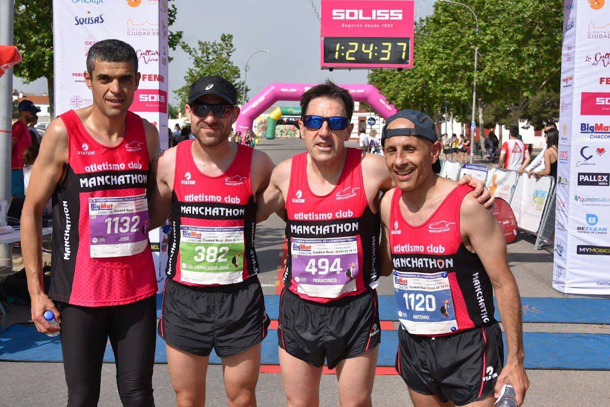 Los "manchathones" de Tomelloso triunfan en la Media Maratón de Almagro