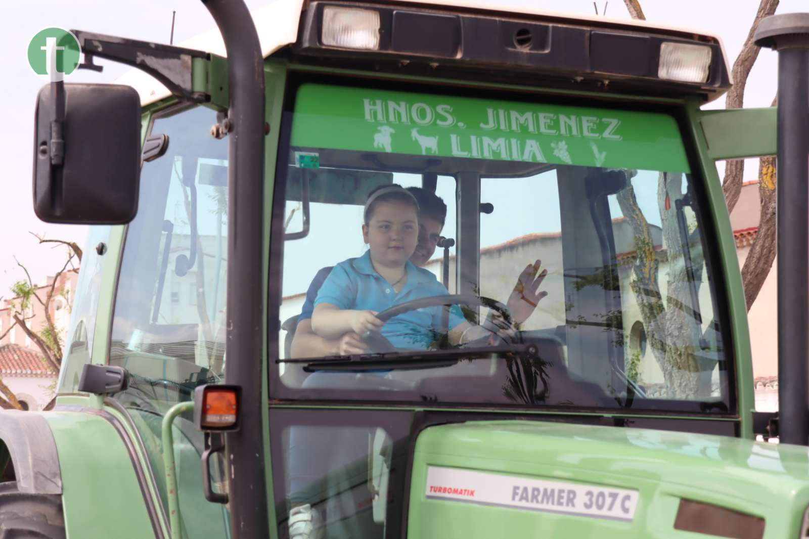 Más de 100 tractores vuelven a festejar a San Isidro en Tomelloso