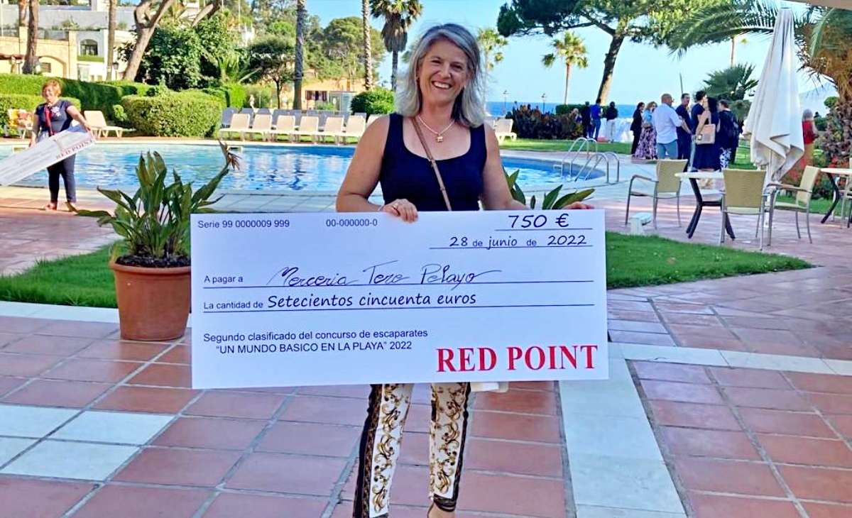 Belén Puerta se lleva el segundo premio nacional de escaparates de la prestigiosa marca de baño Red Point