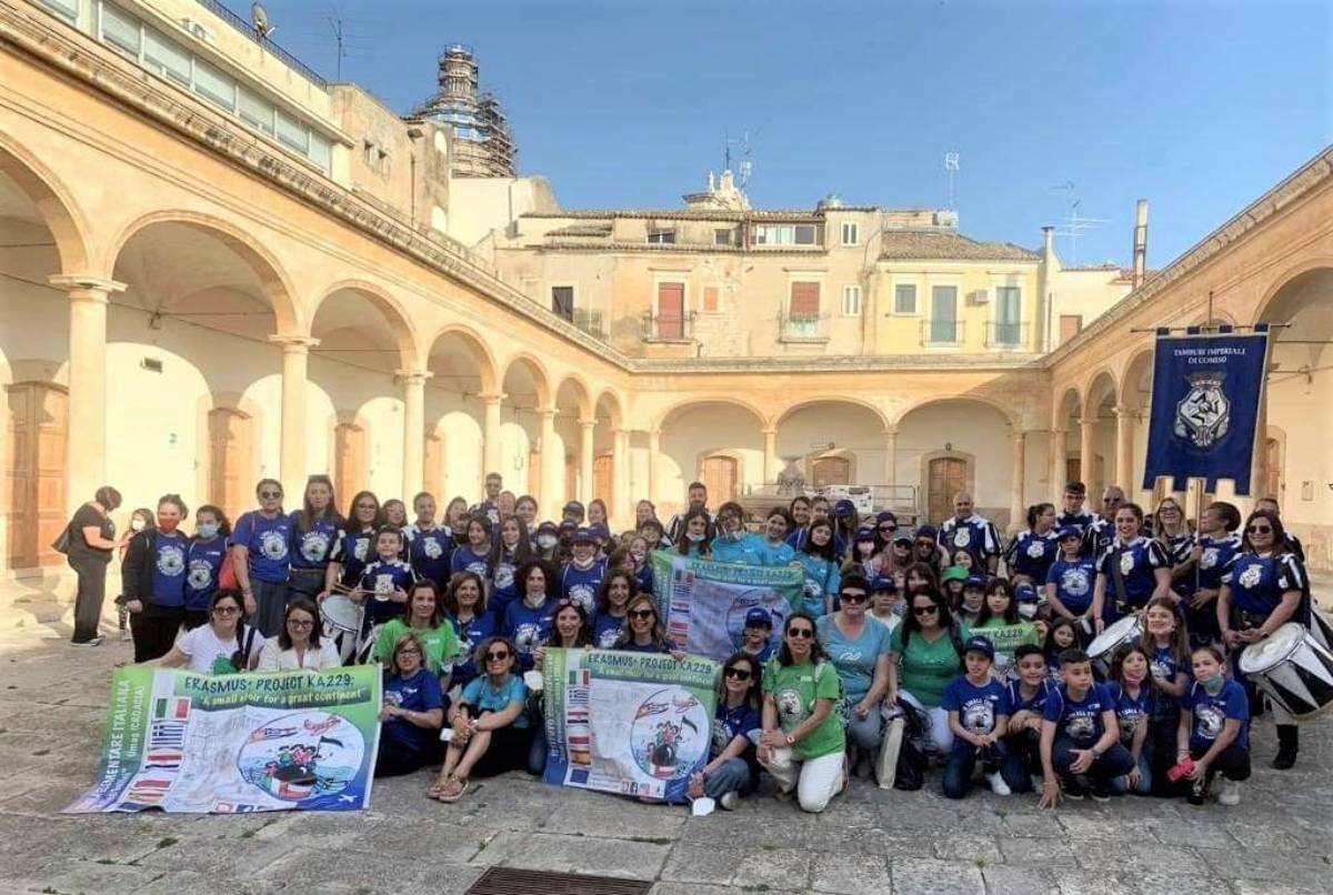 Alumnos y docentes del CEIP José María del Moral de Tomelloso conocen de primera mano la cultura siciliana