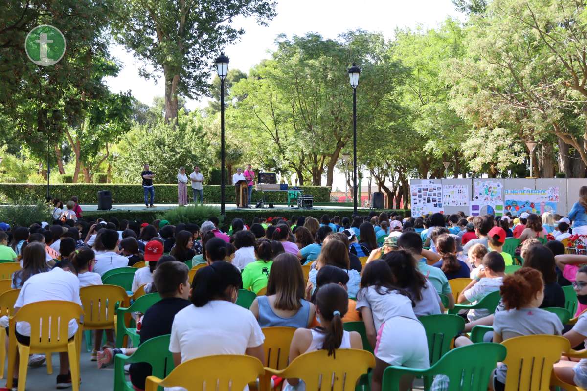 Alumnos de sexto de Primaria de Tomelloso celebran el Día Mundial del Medio Ambiente