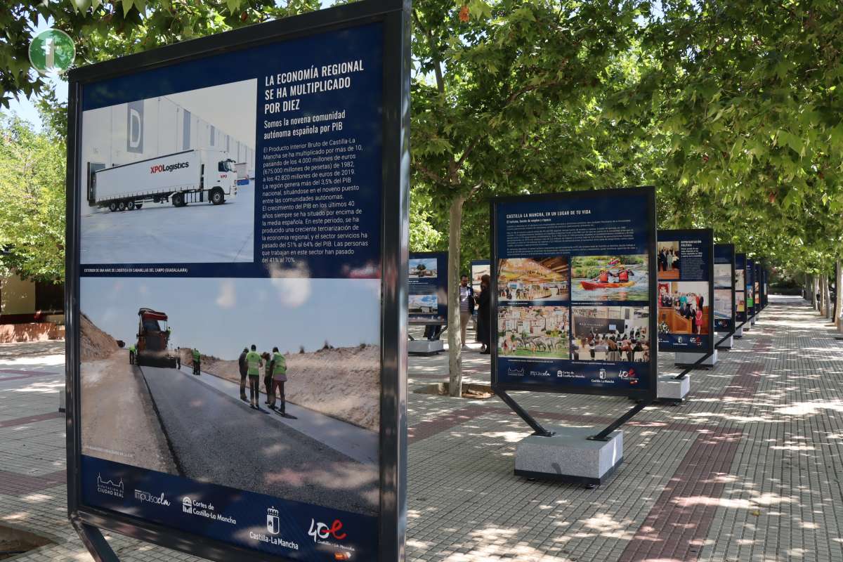 El parque Urbano Martínez acoge la exposición "40 años del Estatuto de Autonomía de Castilla-La Mancha" hasta el 10 de julio